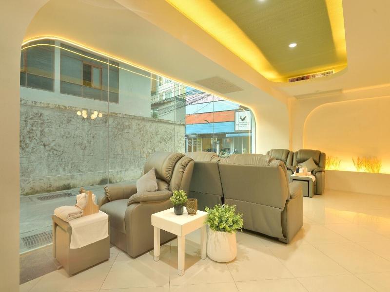 Tori Crown Hotel image