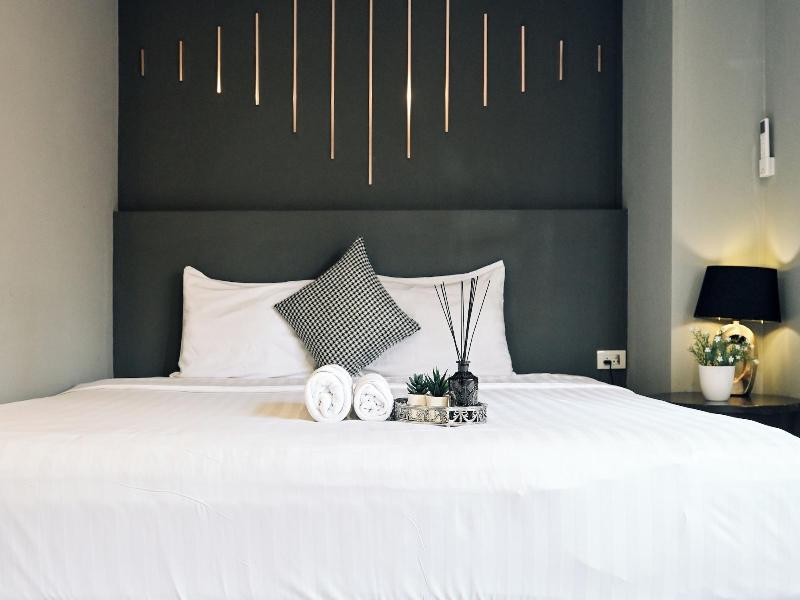 Tori Crown Hotel image