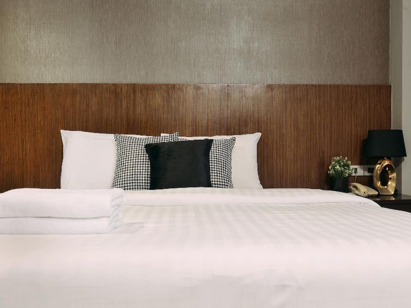 Tori Crown Hotel image