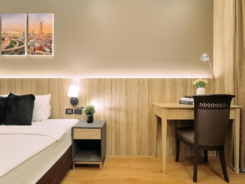 Tori Crown Hotel image