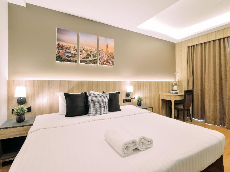 Tori Crown Hotel image