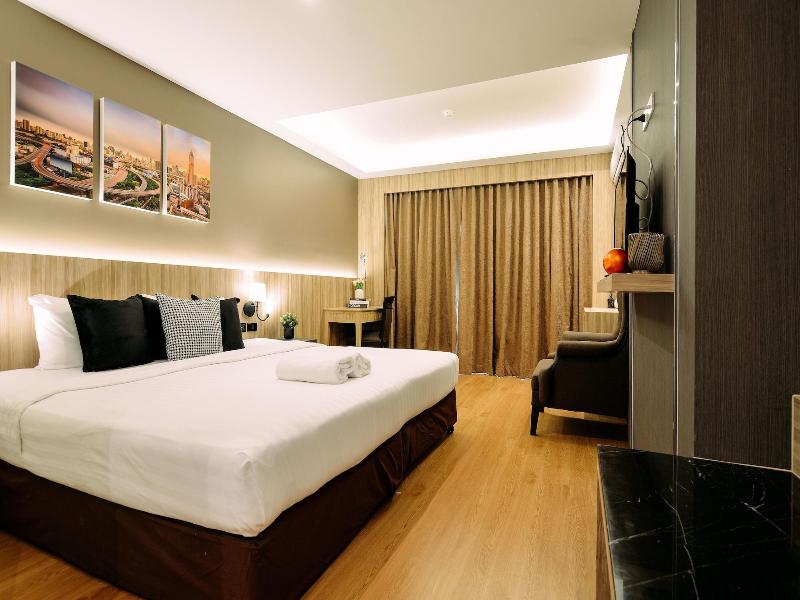 Tori Crown Hotel image