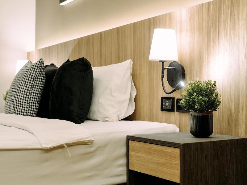 Tori Crown Hotel image