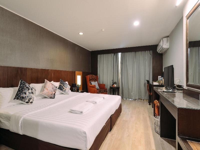 Tori Crown Hotel image