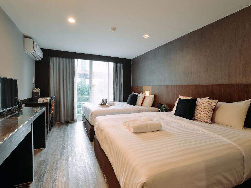 Tori Crown Hotel image