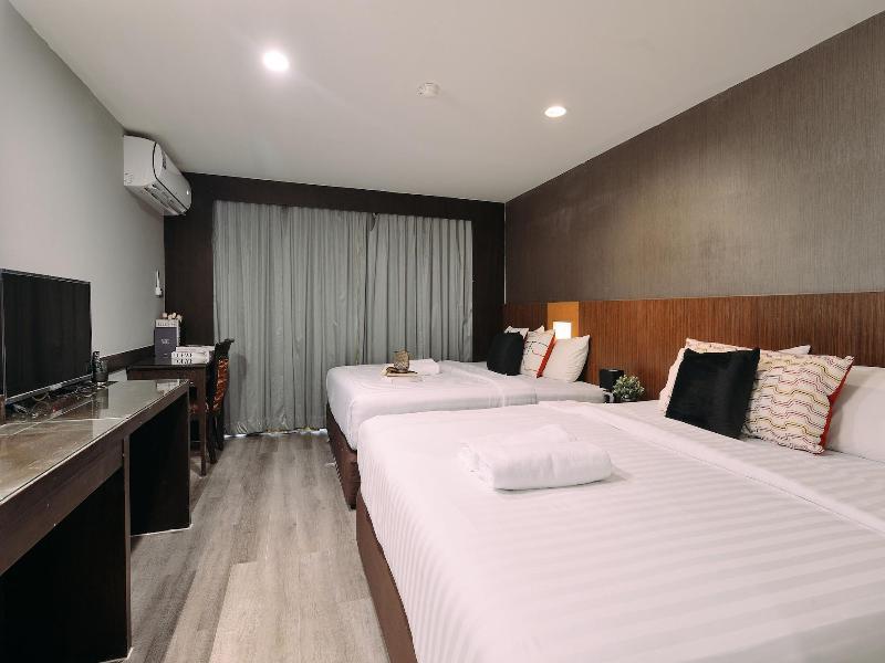 Tori Crown Hotel image