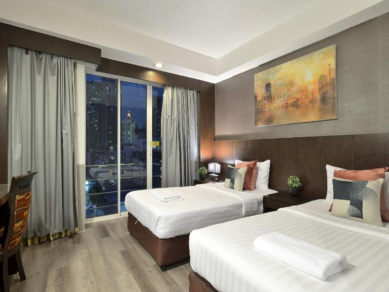 Tori Crown Hotel image