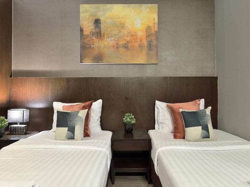 Tori Crown Hotel image