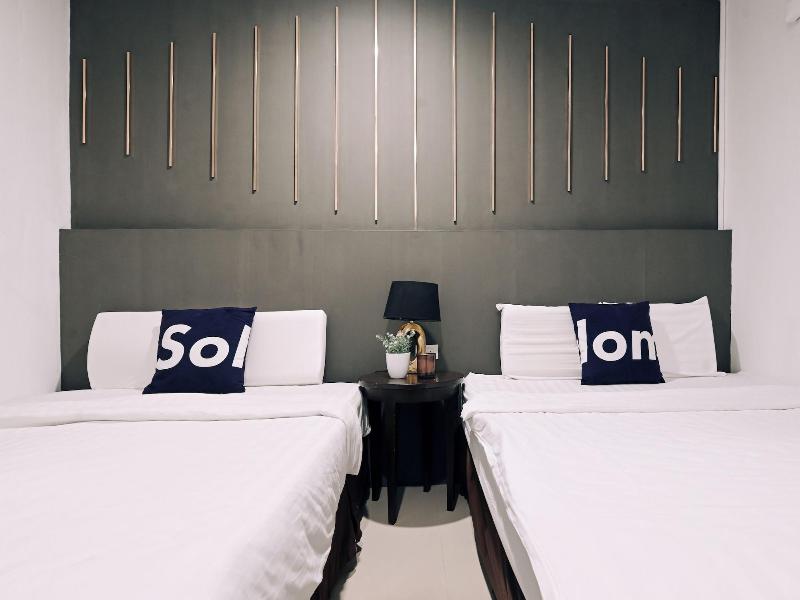 Tori Crown Hotel image