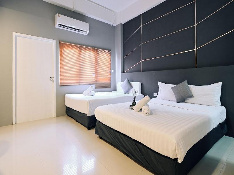 Tori Crown Hotel image