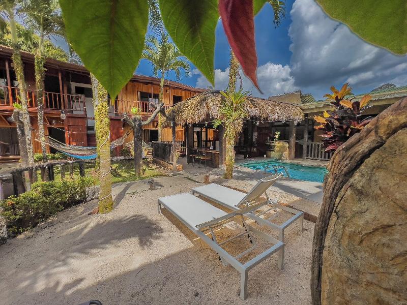 Poshtel Arenal image