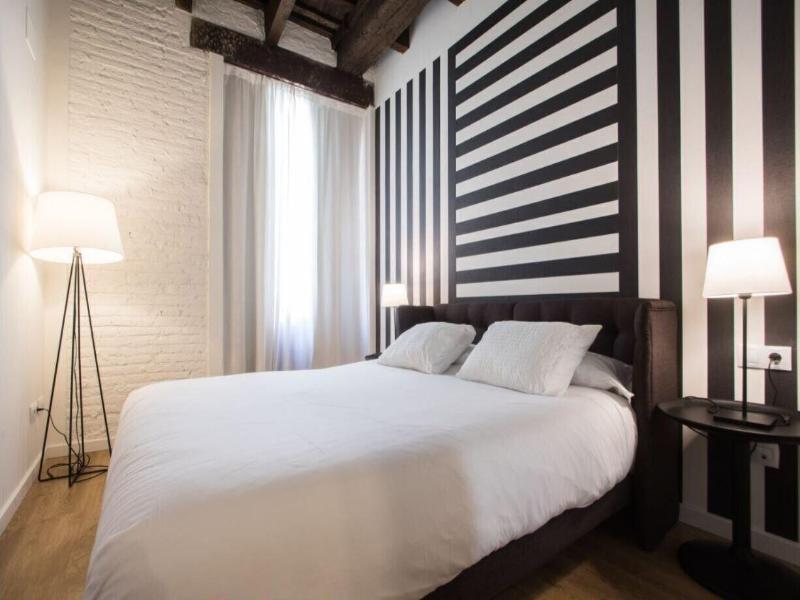 Valencia Luxury Boutique Redonda image