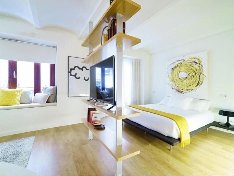Valencia Luxury Boutique Redonda image