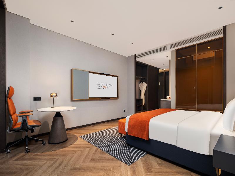 1 King Bed, Senior Room, Smoking