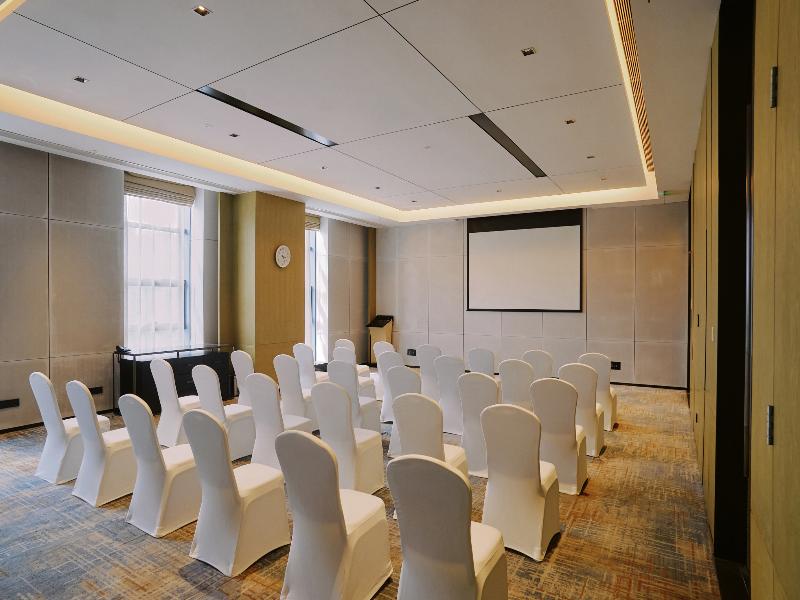 Xian Fengdong Grand Skylight Hotel