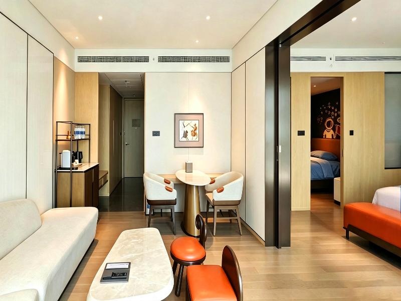 Deluxe Suite Family Twin beds room