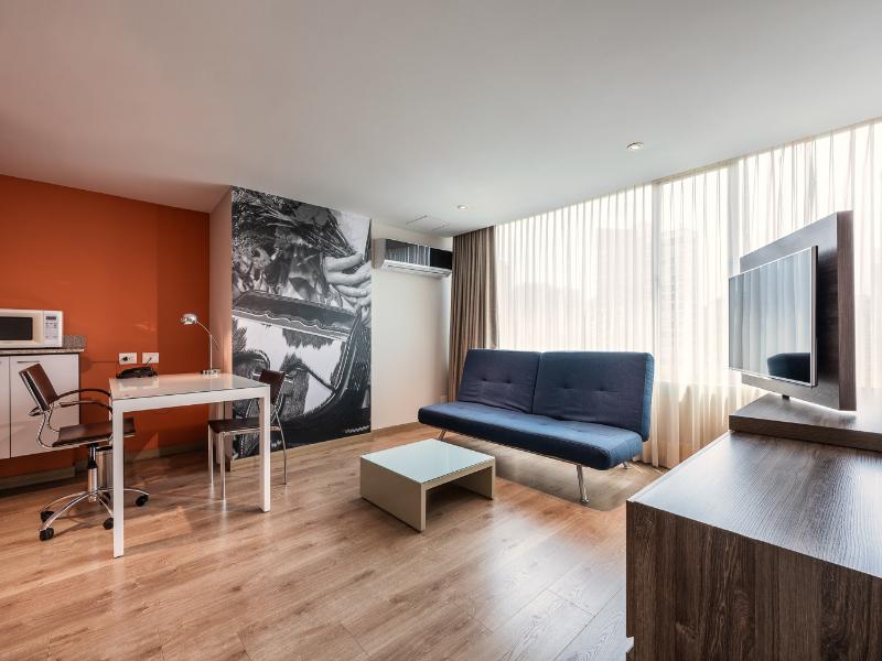 Holiday Inn Express & Suites Medellin image