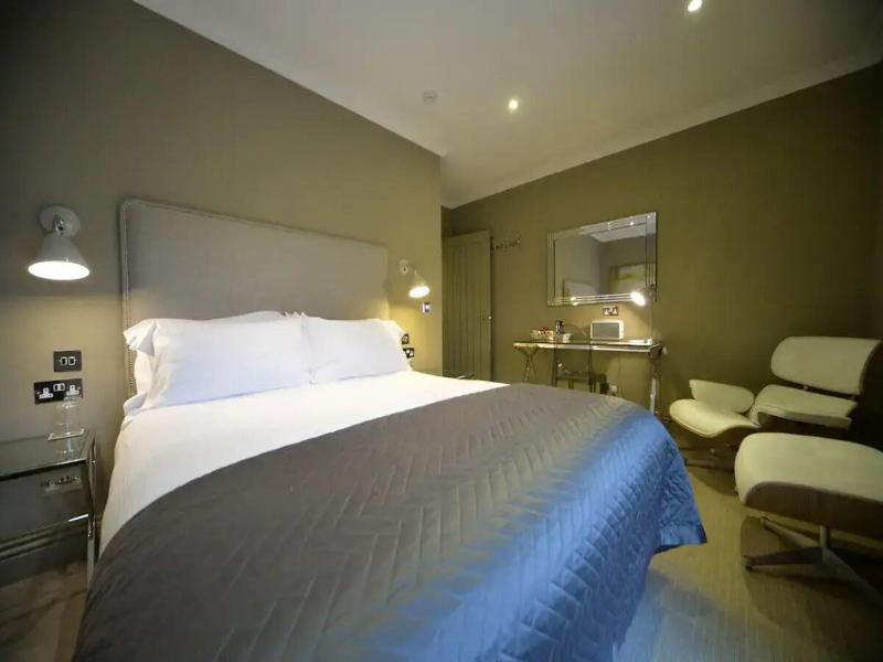 The George At Backwell image