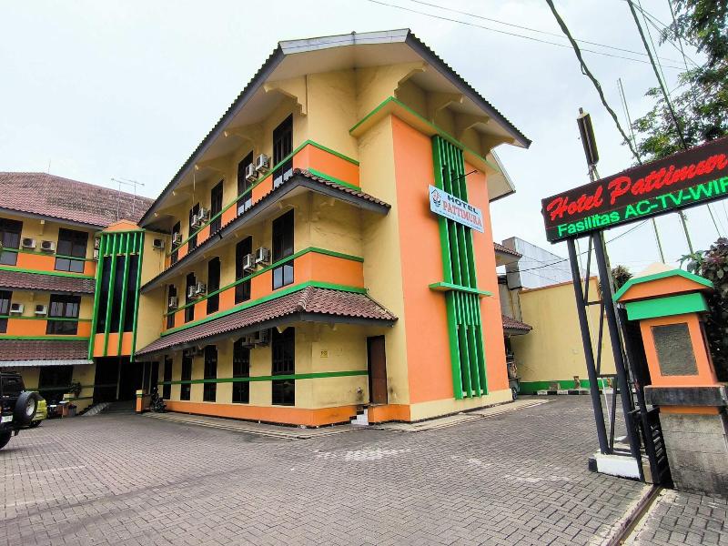 Hotel Pattimura Powered By Cocotel