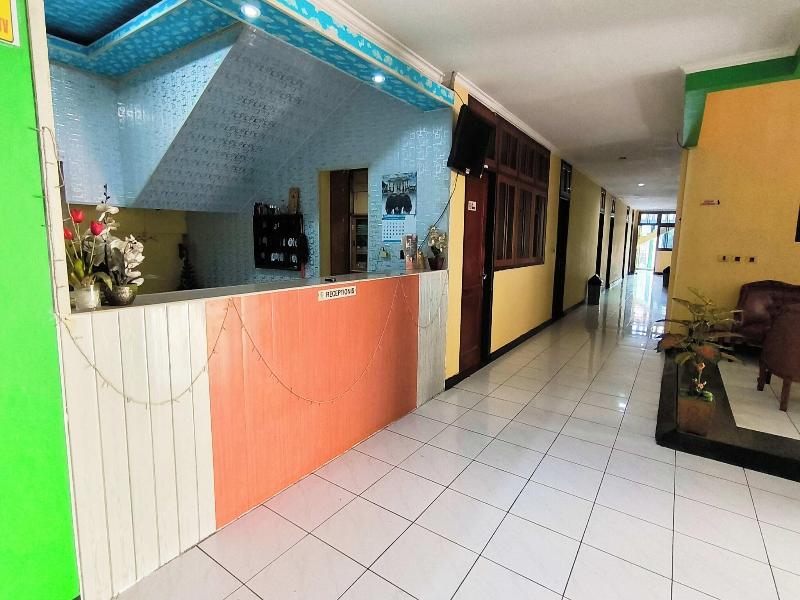 Hotel Pattimura Powered By Cocotel