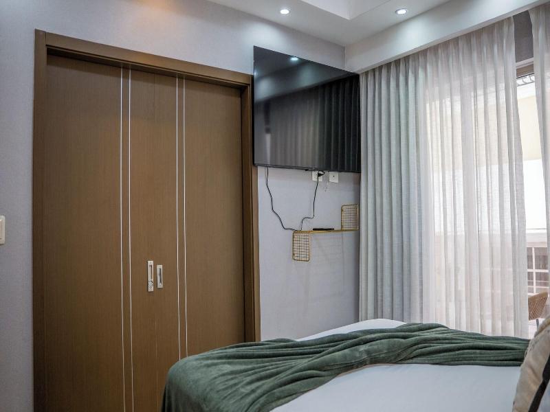 Brickell Apart Hotel image