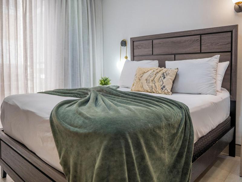 Brickell Apart Hotel image