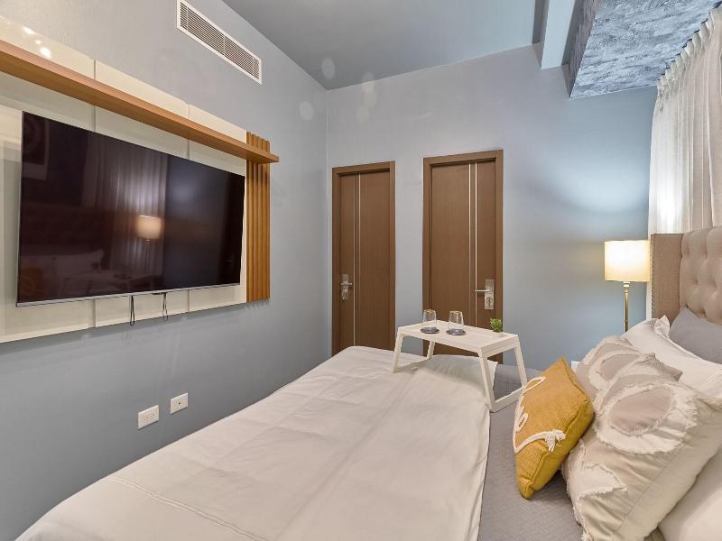 Brickell Apart Hotel image