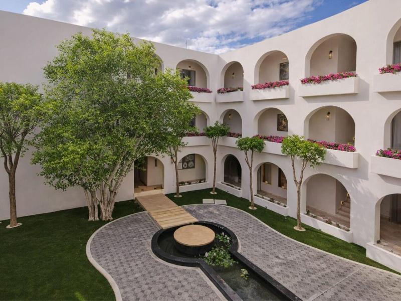 Hotel Serenata Santa Lucia, Mérida image
