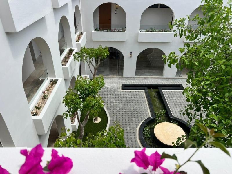 Hotel Serenata Santa Lucia, Mérida image