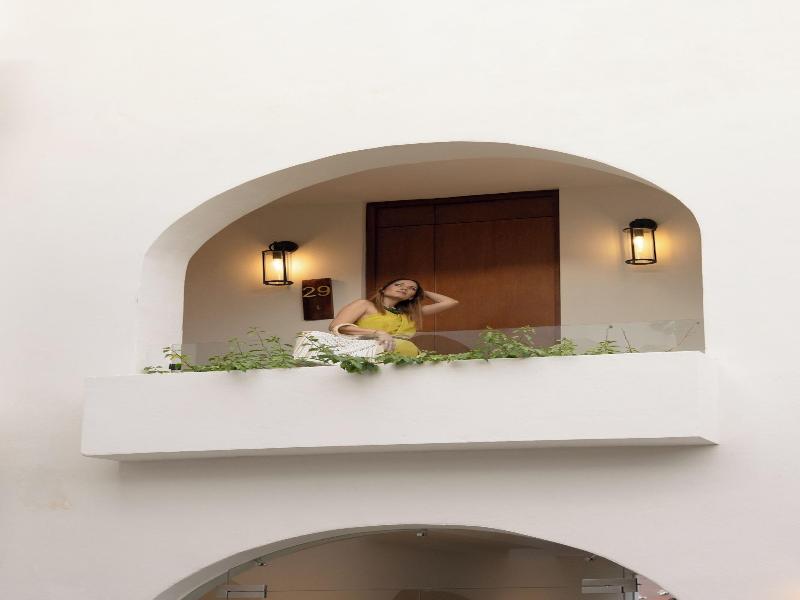 Hotel Serenata Santa Lucia, Mérida image