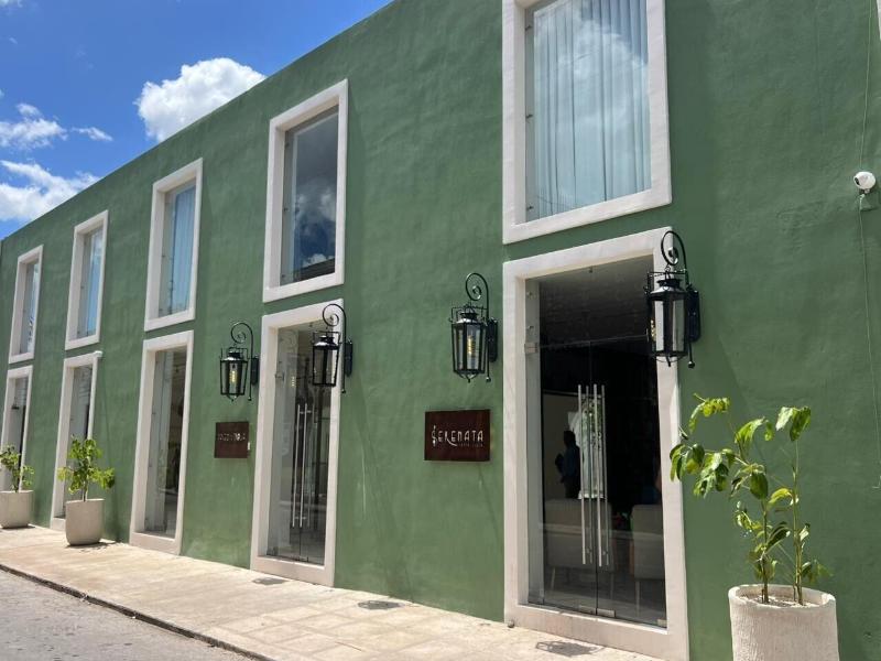 Hotel Serenata Santa Lucia, Mérida image