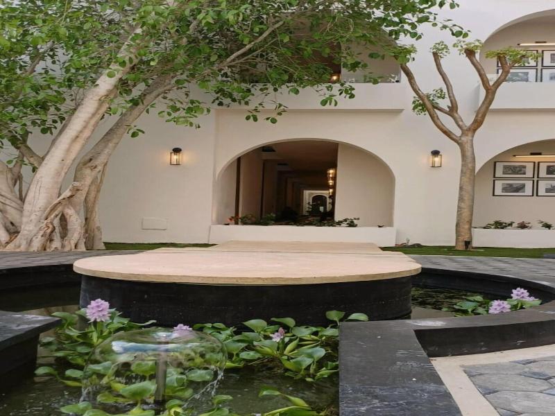 Hotel Serenata Santa Lucia, Mérida image