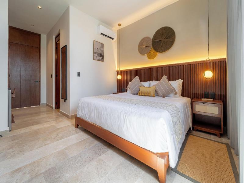 Hotel Serenata Santa Lucia, Mérida image