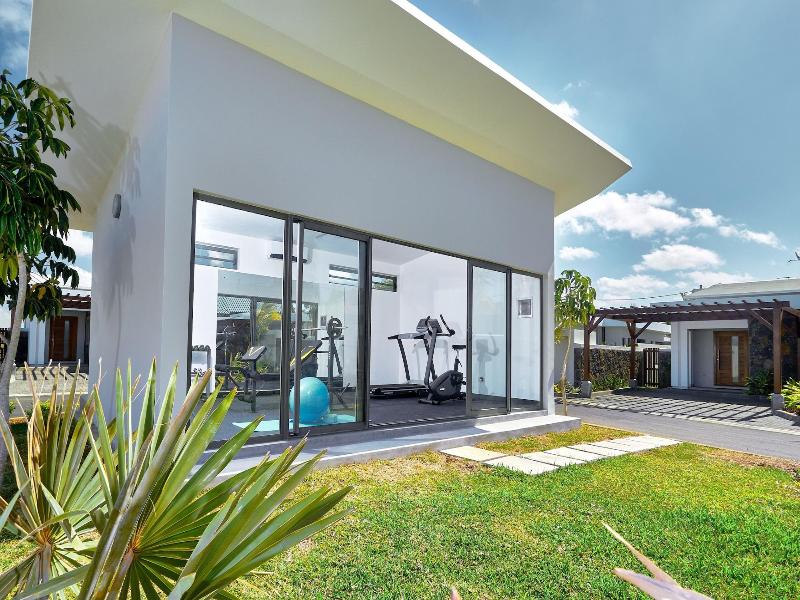 Corail Bleu Private Pool & Garden Villas With Lov image