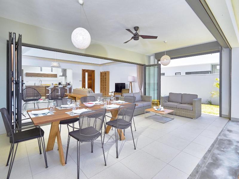 Corail Bleu Private Pool & Garden Villas With Lov image