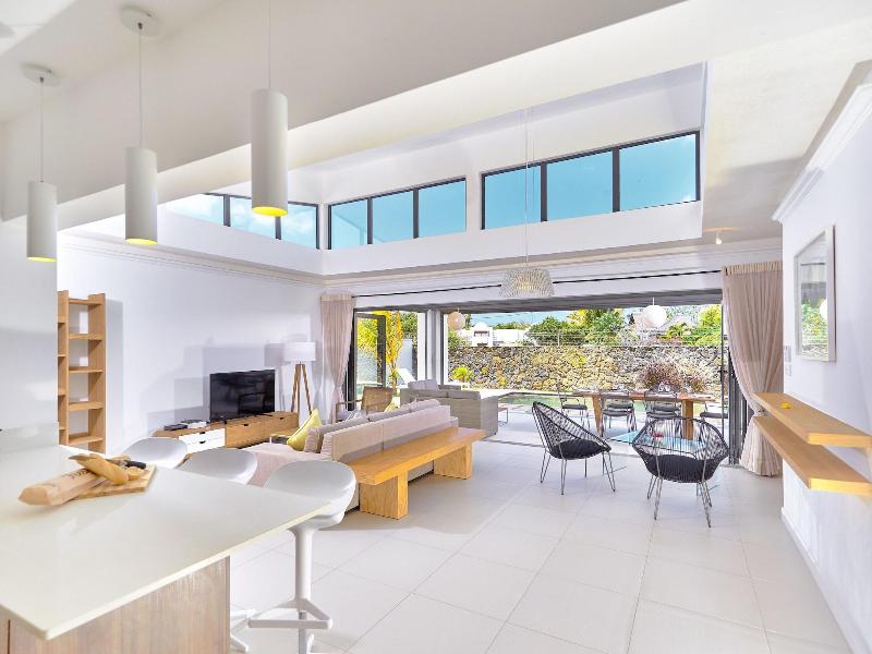 Corail Bleu Private Pool & Garden Villas With Lov image