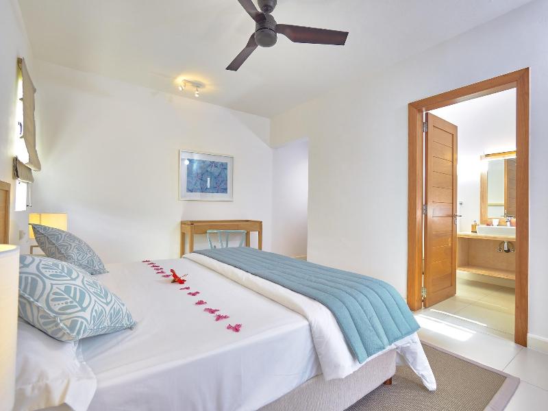 Corail Bleu Private Pool & Garden Villas With Lov image