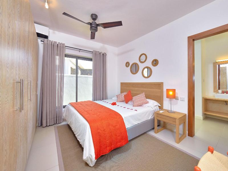 Corail Bleu Private Pool & Garden Villas With Lov image