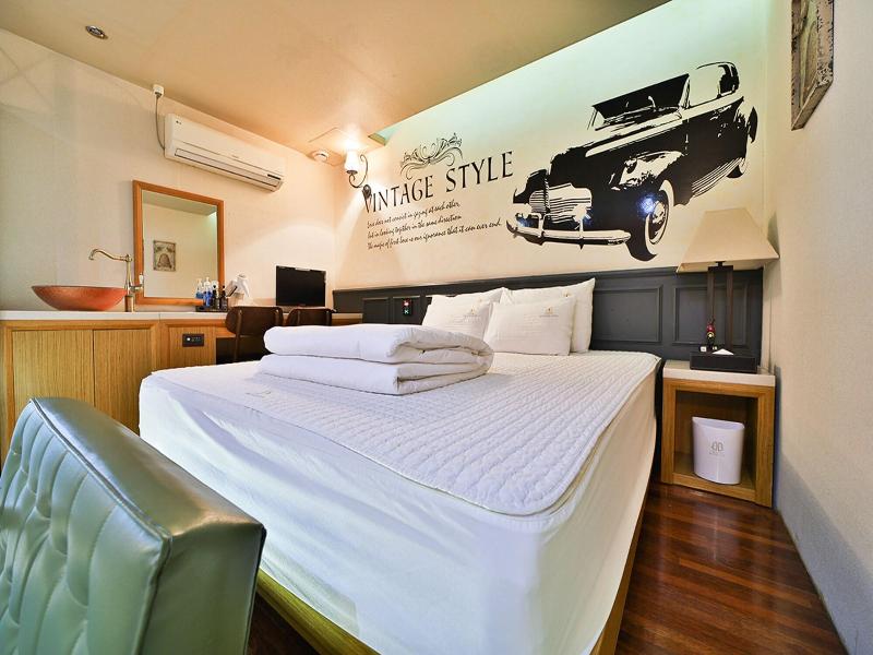 B&b Hotel image