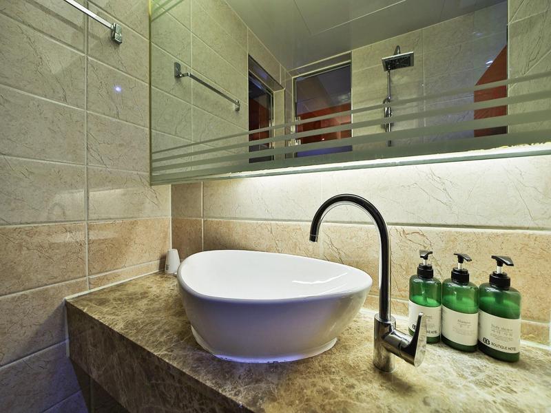 B&b Hotel image