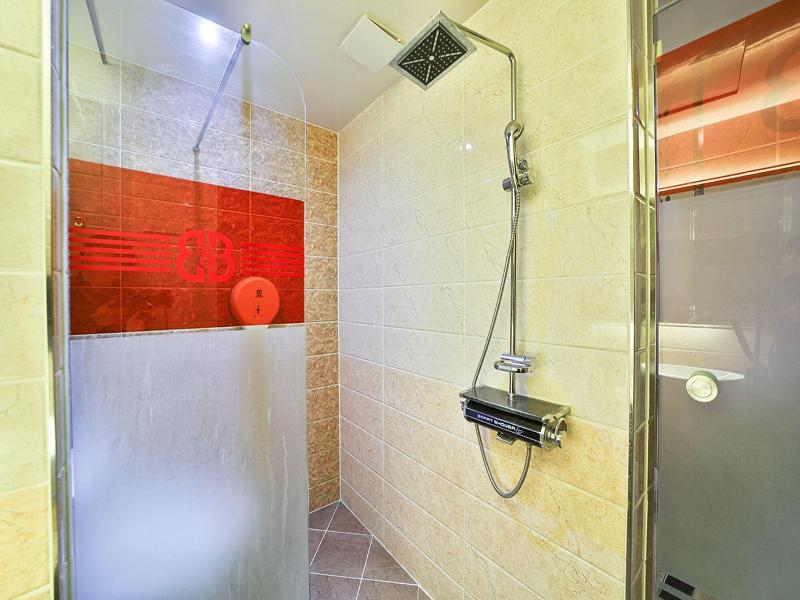 B&b Hotel image