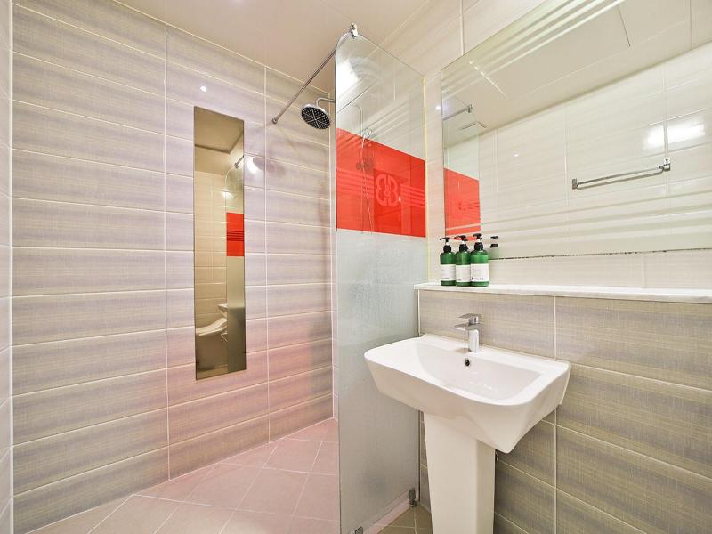 B&b Hotel image