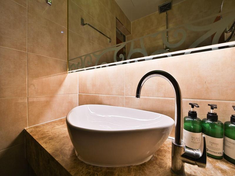 B&b Hotel image