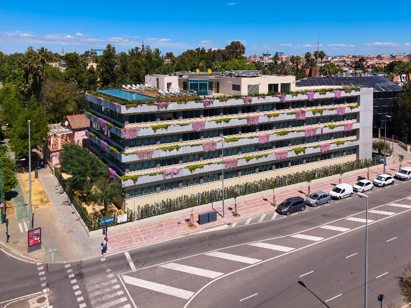 Hotel Ybarra Sevilla — exterior view