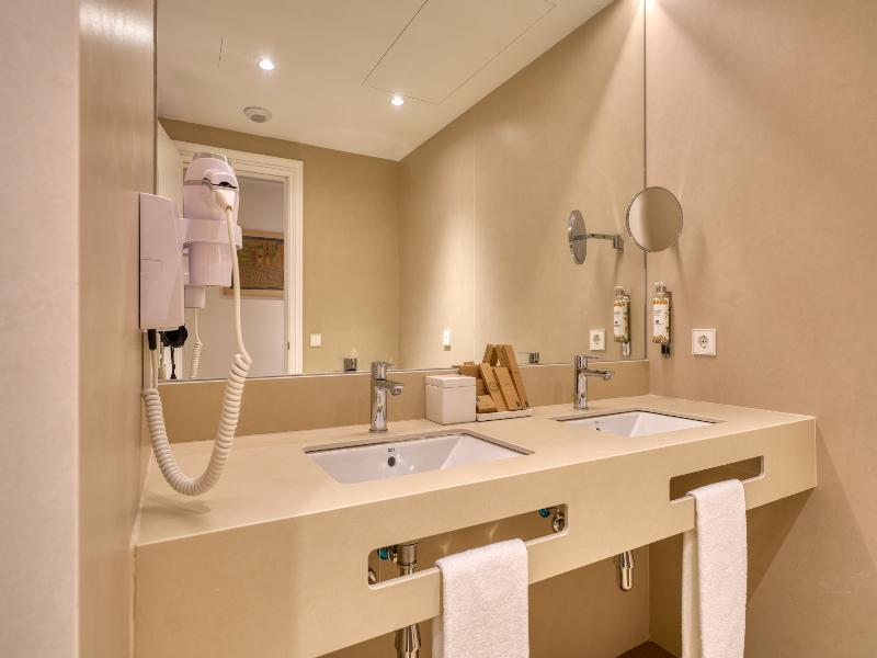 YBARRA SEVILLA HOTEL image