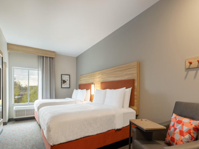 STUDIO Accessible-Two Queen Beds
