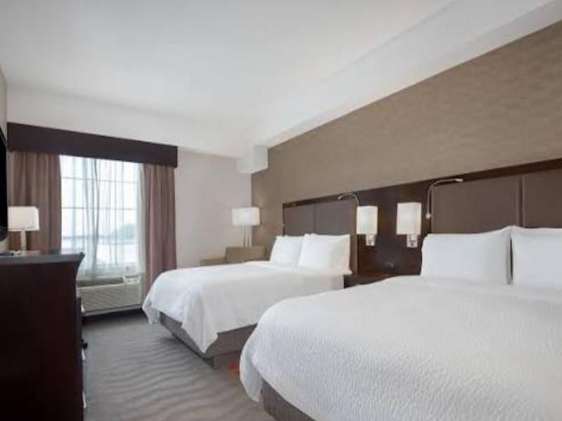 Holiday Inn Express & Suites Barrie South by IHG image