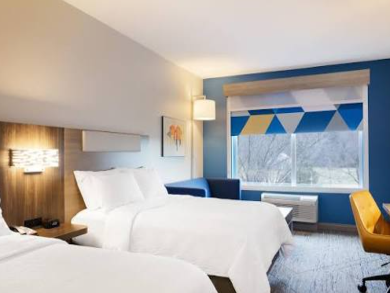 Holiday Inn Express & Suites Barrie South by IHG image