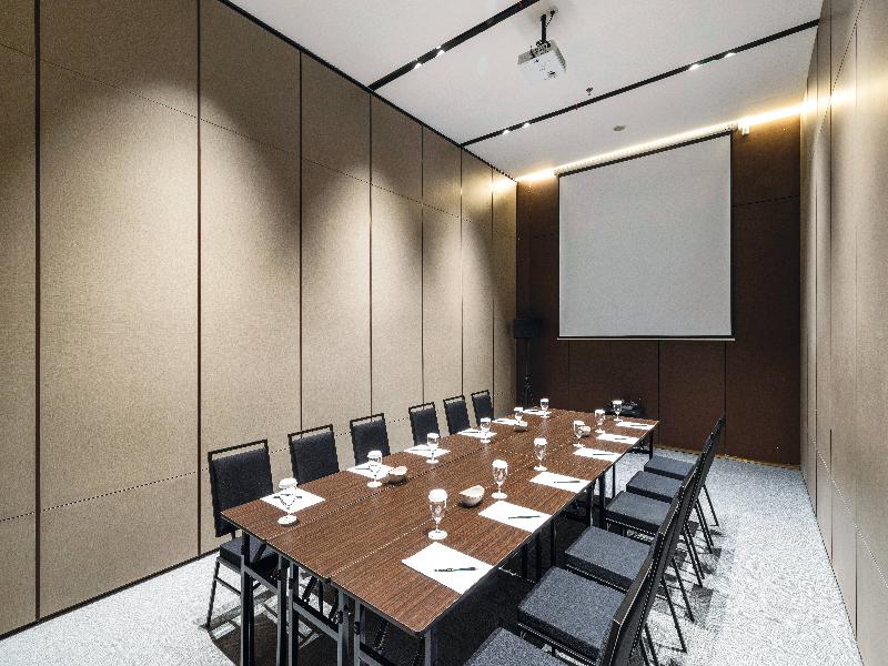 Hotel Golden Tulip Essential Pik2 Jakarta image