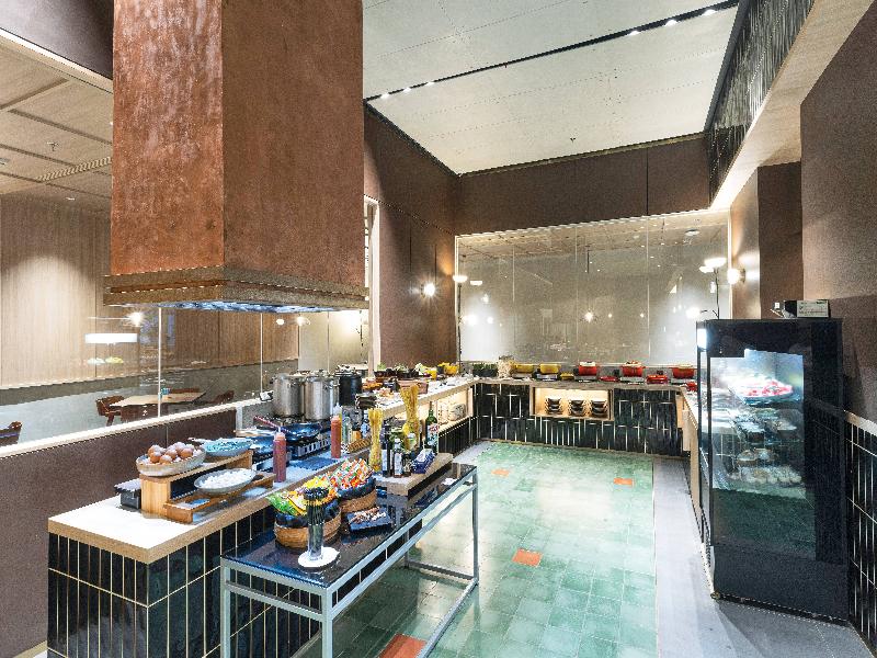 Hotel Golden Tulip Essential Pik2 Jakarta image